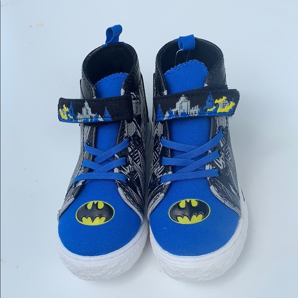 Batman Logo Casual High-Top Sneaker (Toddler Boys) - Picture 9 of 12